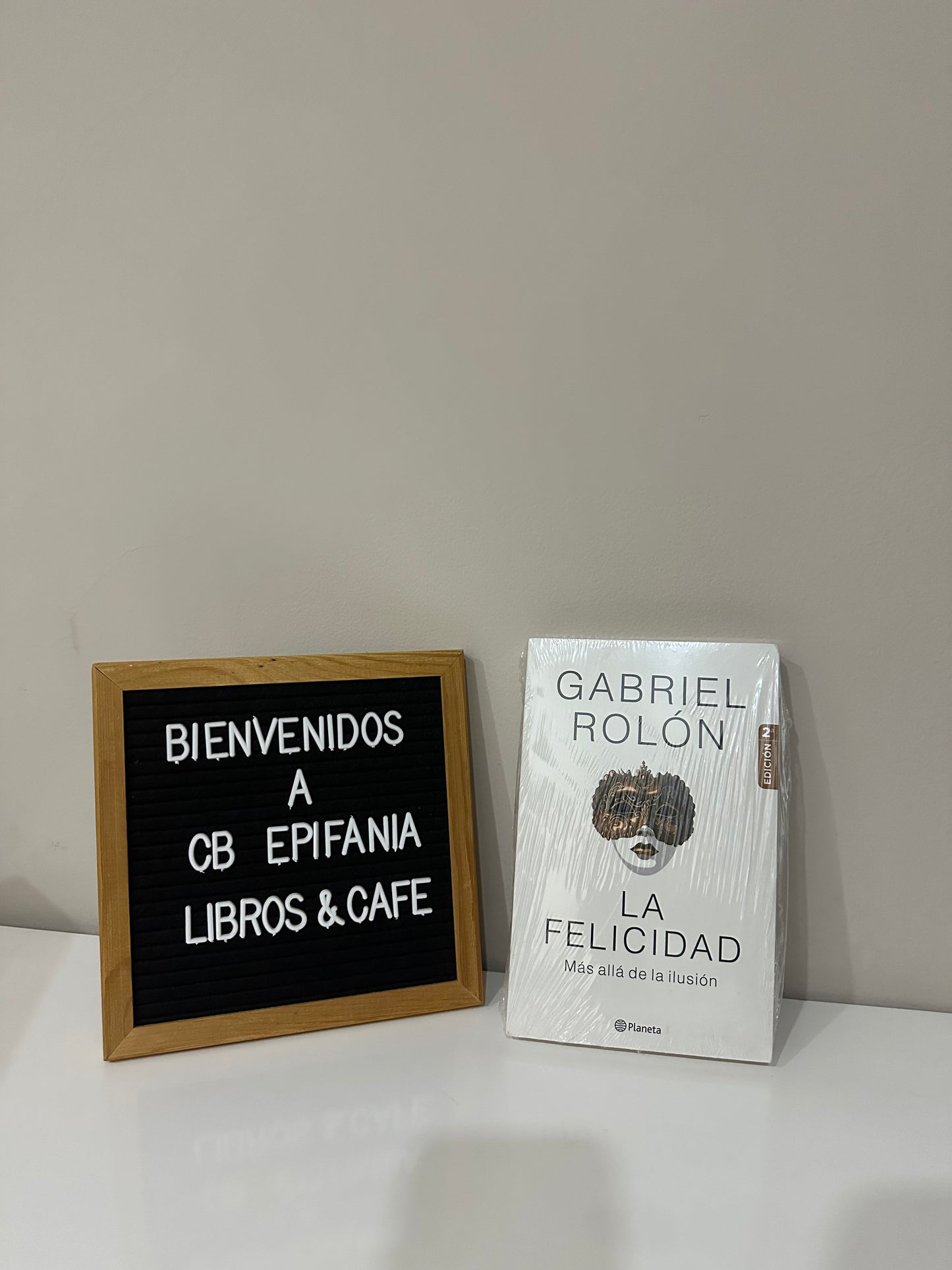 La Felicidad - Gabriel Rolón